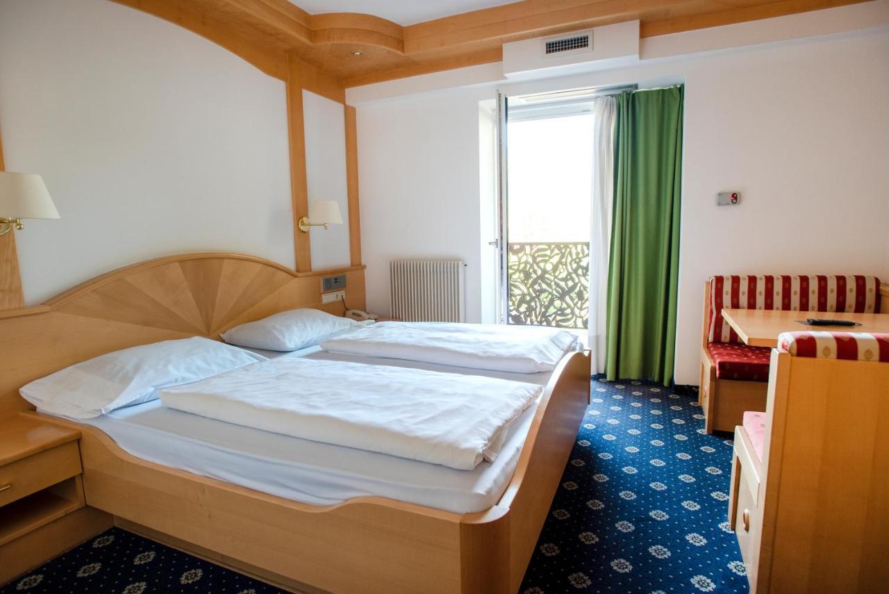 Hotel Chrys Bolzano Bagian luar foto
